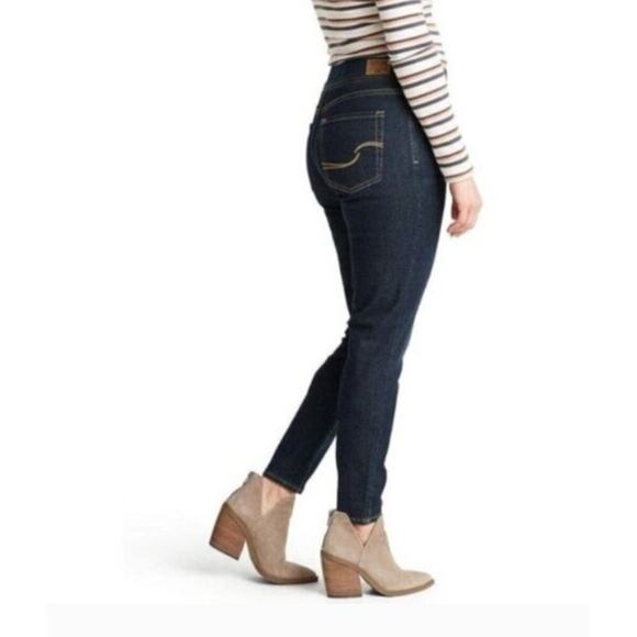 Signature Levi Strauss Totally Shaping Skinny Blue Denim Jeans Size 8/29W - Picture 2 of 14